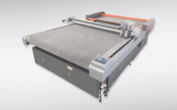 汽車內(nèi)飾振動刀切割機(jī)